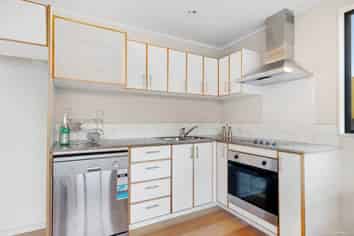 1/22 Normanby Road, Mount Eden