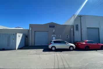 Central city- showroom/warehouse 