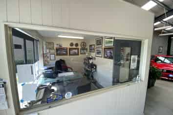 Central city- showroom/warehouse 