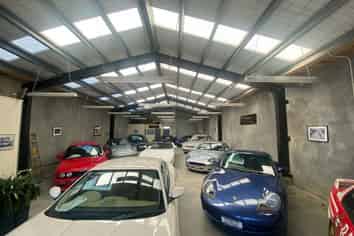 Central city- showroom/warehouse 