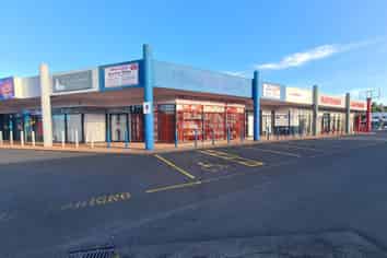 PREMIUM NEW LYNN RETAIL