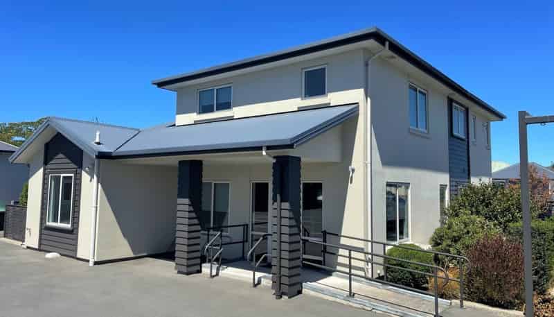 120 Hills Road, Richmond