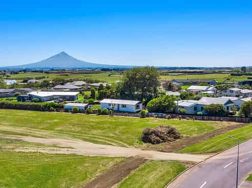 0n Rata Street, Hawera
