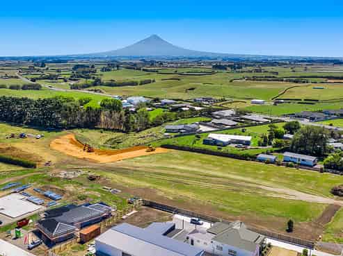 0n Rata Street, Hawera
