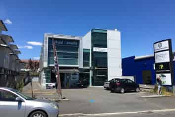 Modern Office, CBD Fringe