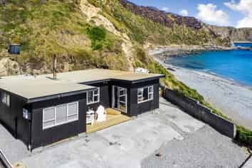 1093 Makara Road, Makara