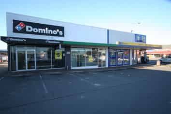 101m2* Bustling Ferry Road Retail