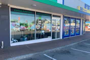 101m2* Bustling Ferry Road Retail
