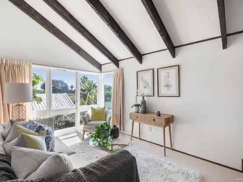 191 Okura River Road, Okura