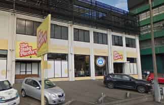 Retail Space On Vivian Street