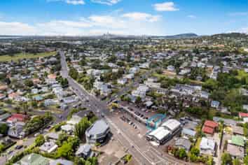 Retail Gem in Avondale