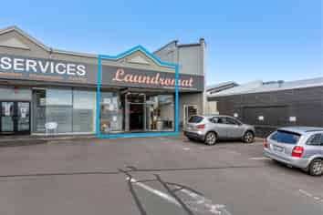 Retail Gem in Avondale