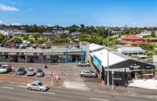 Retail Gem in Avondale