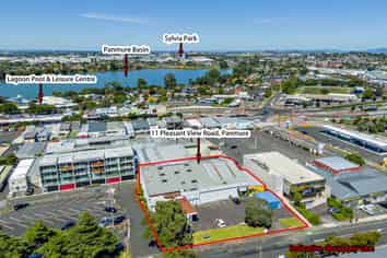 11 Pleasant View Road, Panmure