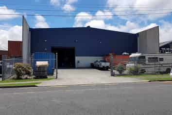 1,340M² INDUSTRIAL WAREHOUSE