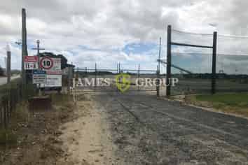9,000sqm Secure Yard with Office