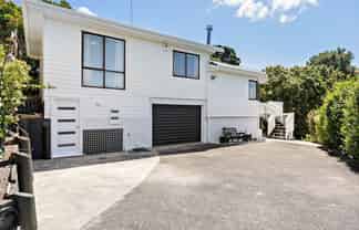 9B Stephen Lysnar Place, Hillsborough