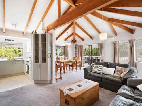 9B Stephen Lysnar Place, Hillsborough