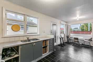 801 and 80 Sandringham Road Extension, Sandringham