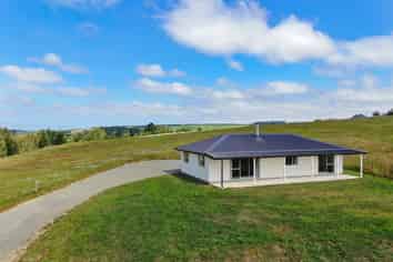 36 Finlays Road, Enfield and Surrounds