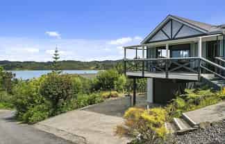 4 Marina Rise, Opua