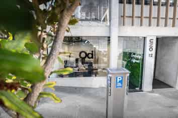 VIBRANT VINEGAR LANE