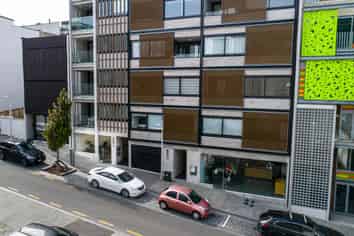 VIBRANT VINEGAR LANE