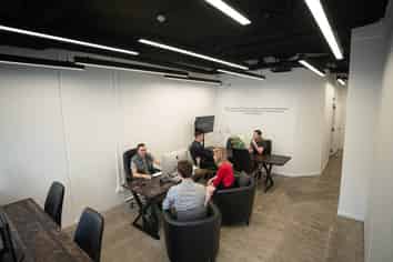 VIBRANT VINEGAR LANE