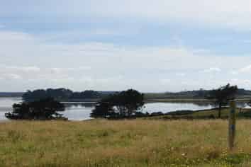 129 Clark Road, Bluff