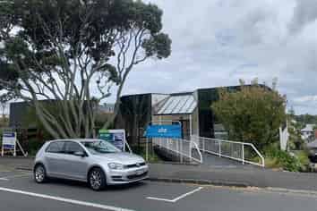 Refurbished beauty in Epsom!