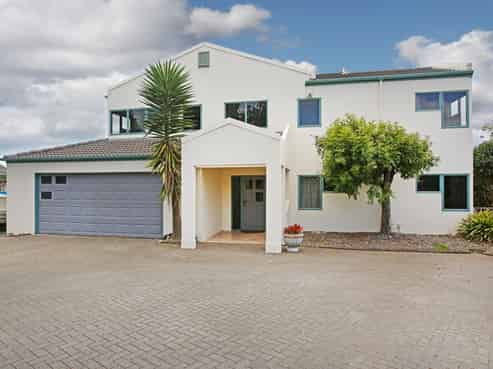 3 Graham Tagg Close, Pahurehure