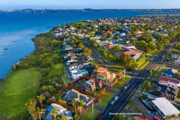 1,580M² WATERFRONT SUBURBAN PLOT FOR DEVELOPERS!