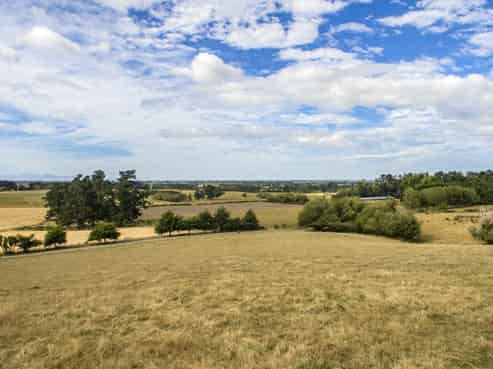 87 Campions Road, Cust