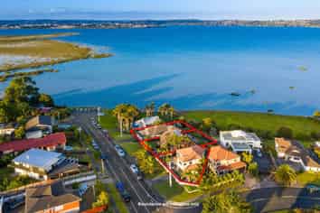 122 Beach Road, Te Atatu Peninsula