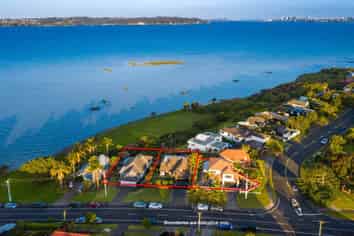 122 Beach Road, Te Atatu Peninsula