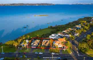 1,580M² WATERFRONT SUBURBAN PLOT FOR DEVELOPERS!