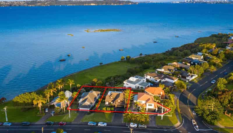 126 Beach Road, Te Atatu Peninsula