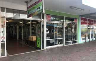 Snazzi Gifts.. Retail Business. Going Concern.