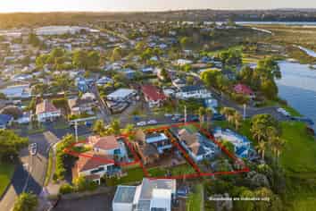 124 Beach Road, Te Atatu Peninsula