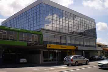 Quality Retail fronting Queens Drive - plus 2 offi