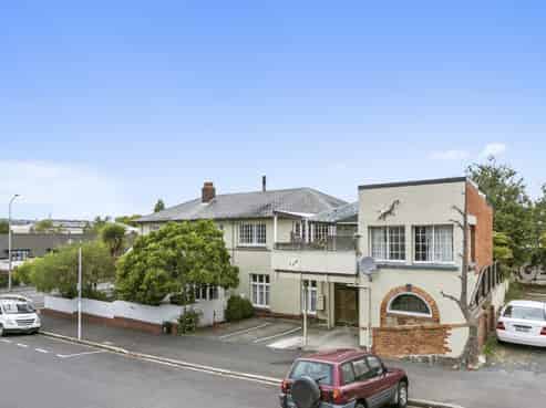 Former Backpackers - Vacant Possession