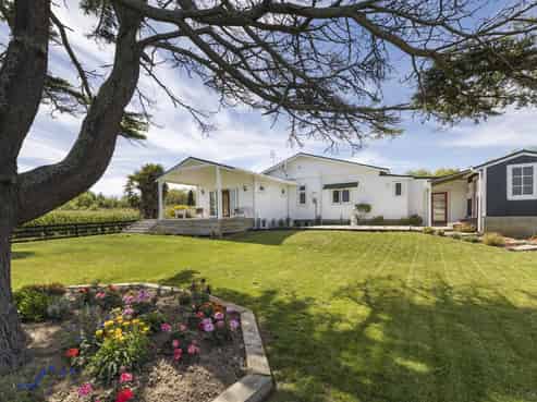 100 Riverbank Road, Tiakitahuna