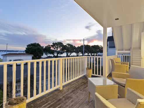 1/20 and 2 King Edward Parade, Devonport