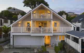 1/20 and 2 King Edward Parade, Devonport