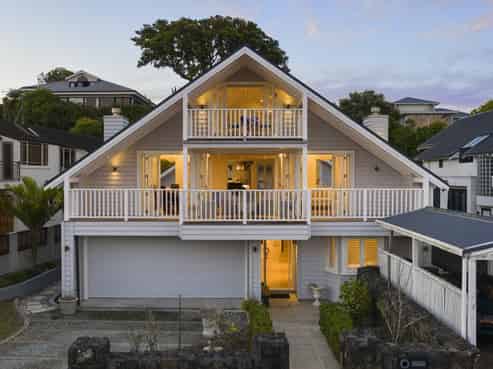 1/20 and 2 King Edward Parade, Devonport