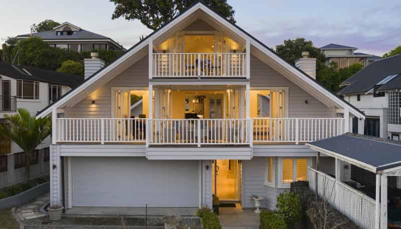 1/20 and 2 King Edward Parade, Devonport