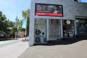 BITE-SIZE HIGH PROFILE QUEEN STREET CORNER