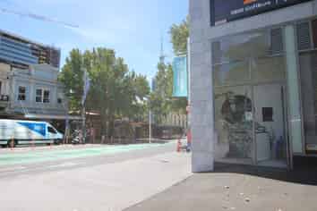 BITE-SIZE HIGH PROFILE QUEEN STREET CORNER