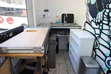 BITE-SIZE HIGH PROFILE QUEEN STREET CORNER