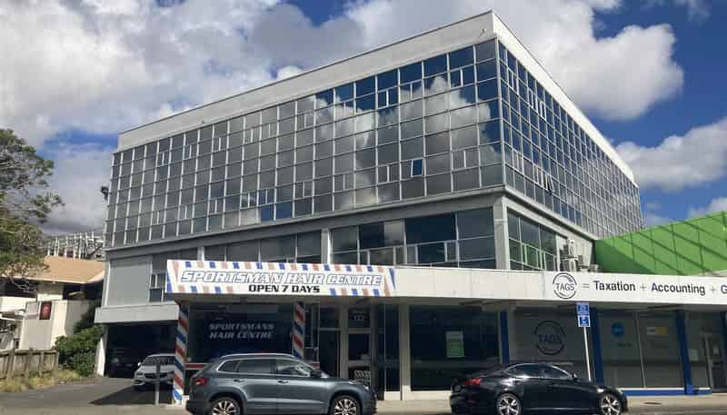 122 Queens Drive, Central Hutt